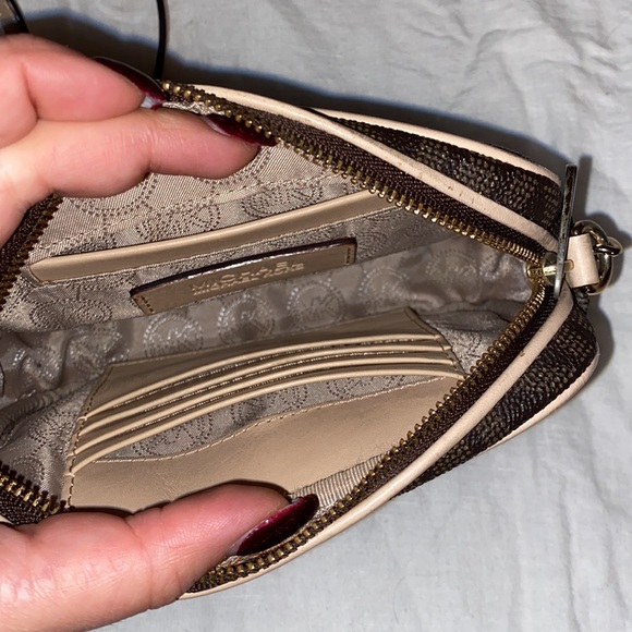 Michael Kors crossbody - Picture 3 of 7